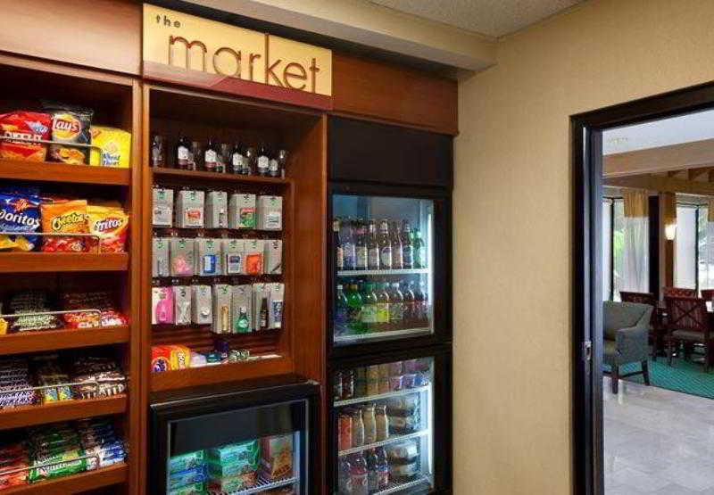 Courtyard By Marriott Houston Hobby Airport Hotel Restaurant photo